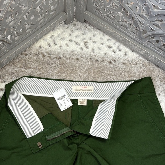 NWT! J.Crew olive green khaki shorts size 8 preppy academia gorpcore wanderlust - Picture 8 of 10